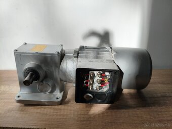 Elektromotor s prevodovkou - 4