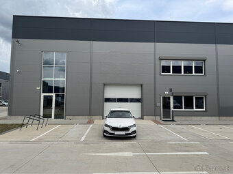 Prenájom rožného obchodno-skladového priestoru 421 m² s kanc - 4