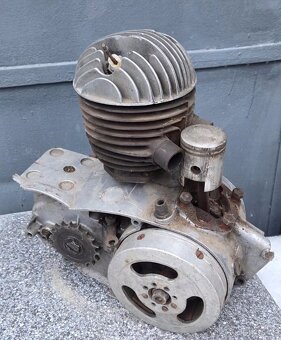 ČZ 125t motor - 4