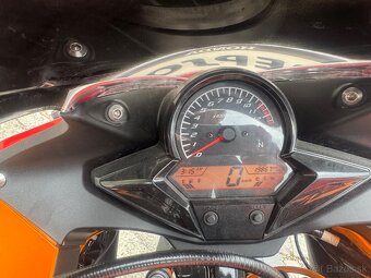 Honda CBR125 - 4