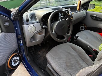 Predám Fiat punto 1.2 s klimov rv.2000 - 4