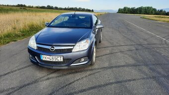 Opel Astra TwinTop Cabrio - 4