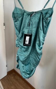 Formalne šaty s riasenim VL - XS - 4