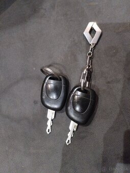 Predám Renault Clio 1,4 benzín A/t 4.Nová STK+EK. - 4