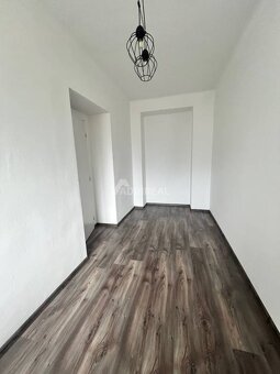 NOVÁ CENA: 3i byt s dvoma balkónmi; 63,6 m2; Zvolen-Centrum; - 4