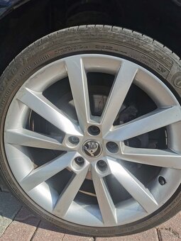 Predam  Skoda Octavia 3 2,0tdi - 4