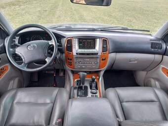 Toyota Land Cruiser 100 - 4