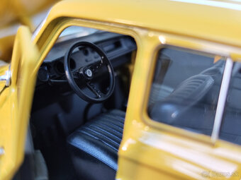 17 cm Renault 8 v mierke 1:24 -------- KOVOVÝ, NOVÝ - 4