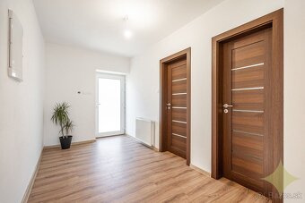 REZERVOVANÉ - Dom kráľovských rozmerov. 7i Nová Baňa. - 4