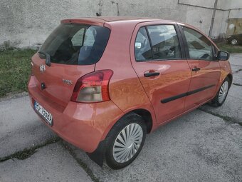 Predám Toyota Yaris 1.3 VVTI 64kw s klímou - 4