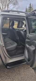 Nissan Navara DoubleCab dCi 190 N-Guard - 4