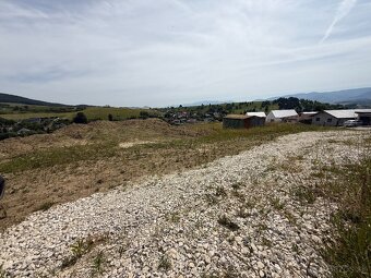 Slnečný stavebný pozemok 1409 m² - Bitarová (cca 23m x 59m) - 4