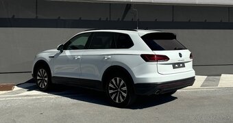 Volkswagen Touareg 3.0 TDi DSG 170kW 4x4 - 4