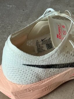 Bežecké topánky Nike Vaporfly 3 / veľ 39 (25 cm) - 4