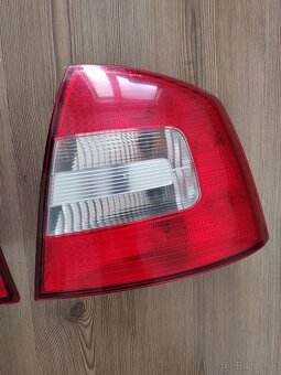 Škoda Octavia 2 zadné svetlá - 4