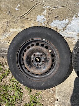 Predám zimné pneu NOKIAN SNOWPROOF 2 - 4