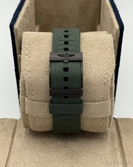 Breitling Endurance Pro 44 - 4