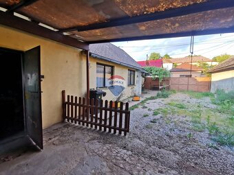 REZERVOVANÉ rodinný dom 2+1 izb, 367m2 pozemok, garáž, Molda - 4