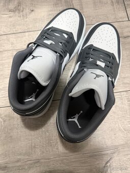 Air Jordan Low Grey - 4