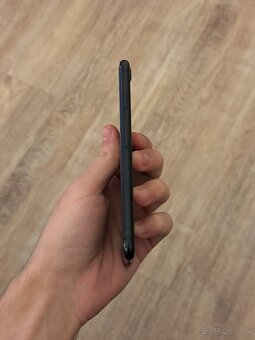 iPhone SE 2020 Black - 4