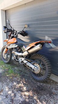 KTM 690 - 4