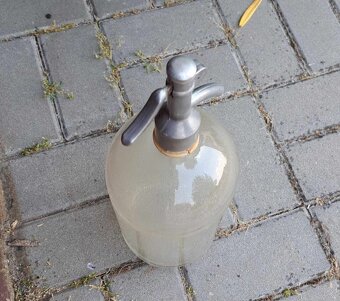 Stará fľaša na sódu - 4