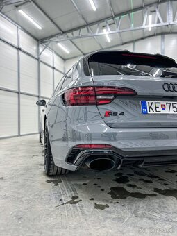 Audi RS4 Avant Combi 400 kw ( keramické brzdy ) - 4