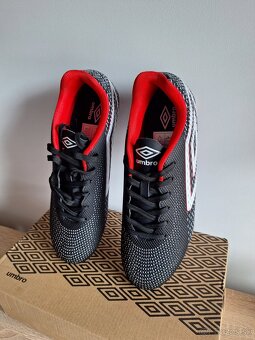 UMBRO AURORA II LO FG (41) - 4