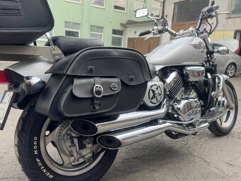 Honda VF 750 C Magna - 4
