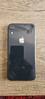 Iphone xr - 4