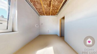 Krásny 4 izbový RD bungalov 92,26 m2 na pozemku 531 m2, Sene - 4