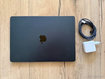 Apple MacBook m2 2023 - 4