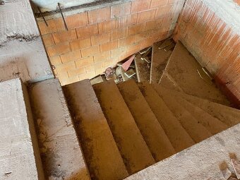 Na predaj hrubá stavba rodinného domu pri Martine. - 4