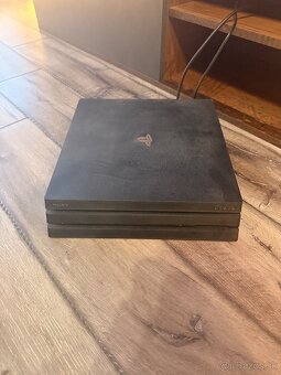 Playstation 4 PRO 1TB - 4
