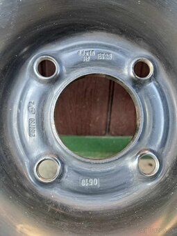 Takmer nové letné pneu na diskoch 185/65 r15 4x - 4