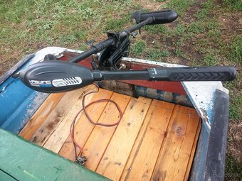 Na predaj hliníková rybárska a rekreačná loď. - 4