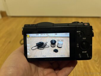 Sony A5100 bezzrkadlovka + dva objektívy - 4