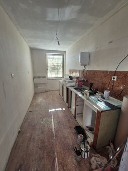 Na predaj 3 izbový rodinný dom v Kolárove - 4