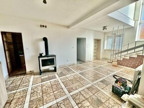 VÝRAZNE ZNÍŽENÁ CENA➔Rodinný dom po rekonštrukcii vo VK - 4