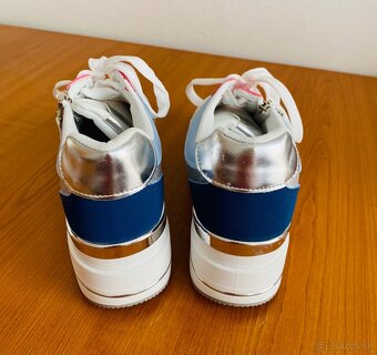 Nove damske tenisky c. 38 - 4