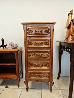 Starožitná komoda - 4