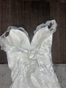 Čipkované svadobné mermaid šaty s vlečkou - 4