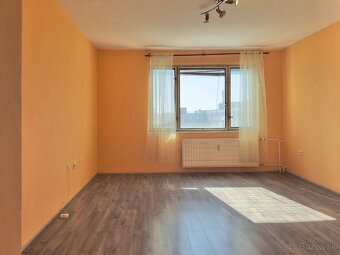 Predaj trojizbový byt, 72 m², 8.p./8.p., M. Rázusa Prievidza - 4