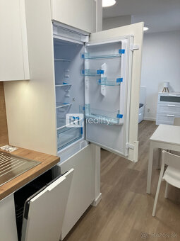 Nový 1 izbový byt 37 m2+ 4 m2 balkón, výťah + parking, Piešť - 4