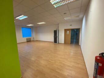 Rekonštruované kancelárske priestory na prenájom - Bratislav - 4