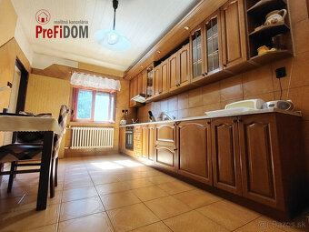 PREDAJ priestranný 5 izbový rodinný dom v meste Šurany. - 4