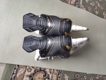 Bauer Supreme one.8 - 4