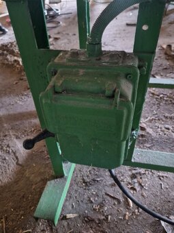 Predám štiepačku na drevo - 4