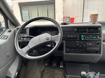 VW T4 MULTIVAN 2,4D - 4