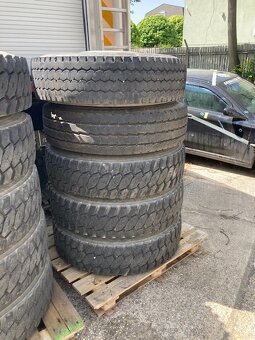nakladne pneu / kolesa 13R 22,5 komplet aj s diskom - 4